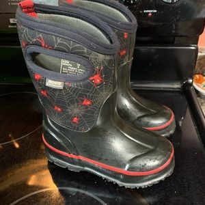 Infant Bogs Spider Black & Red